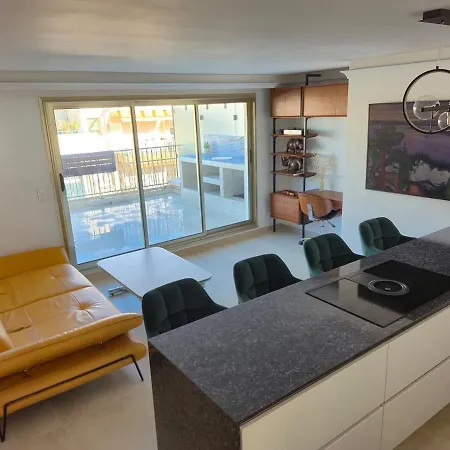 Exceptional Apartment, Sea View ,terrace アパート